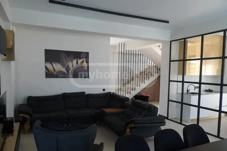 5 Room Private House For Sale view 8