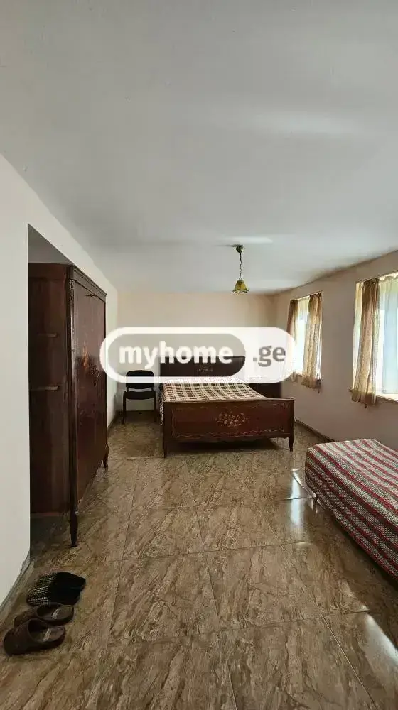 8 Room Private House For Sale view 1