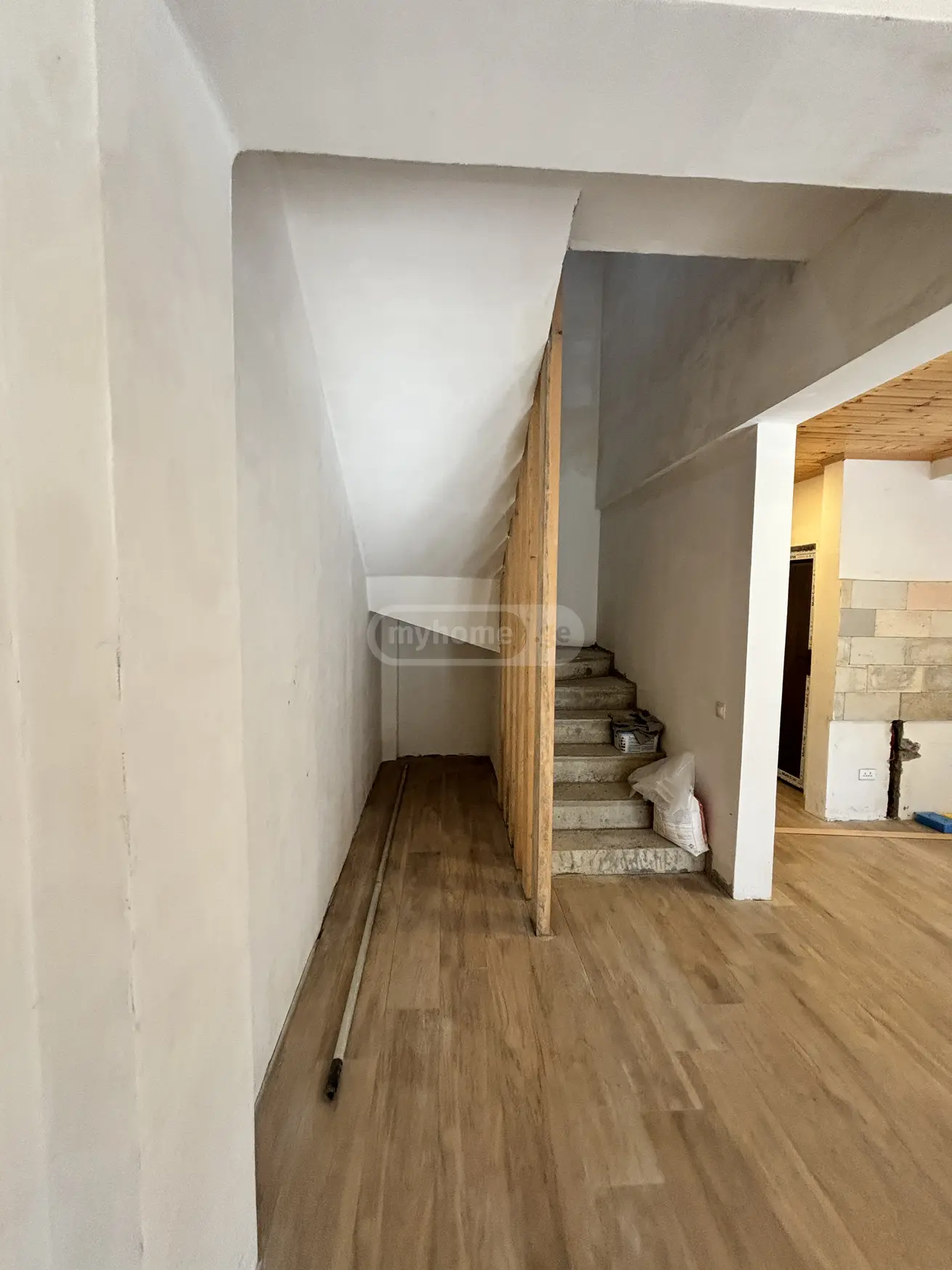 4 Room Private House For Sale view 6