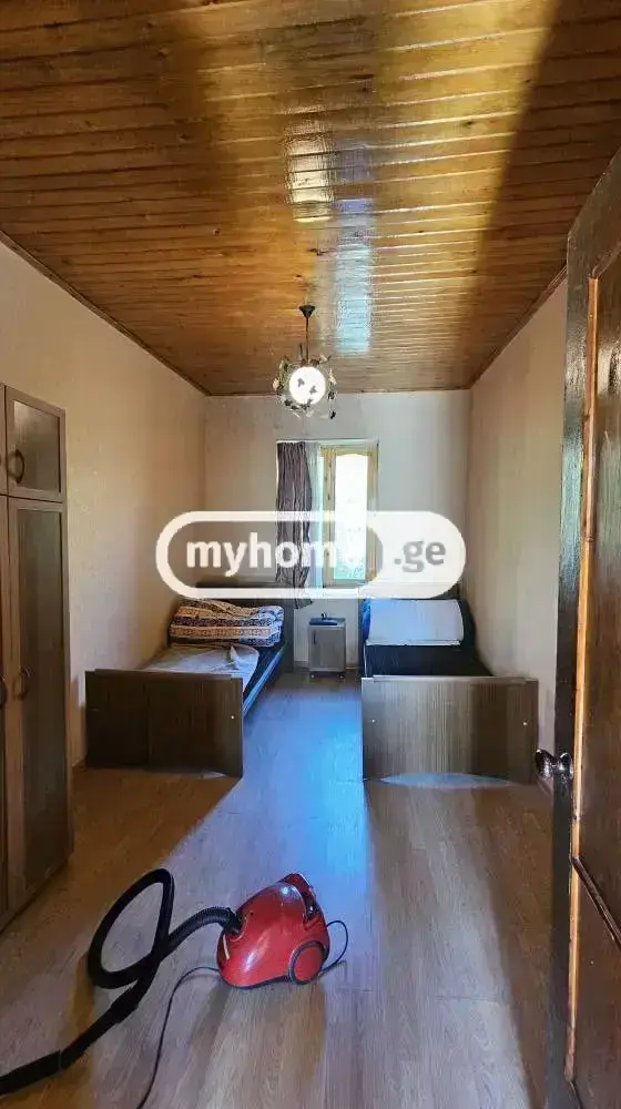 8 Room Private House For Sale view 3