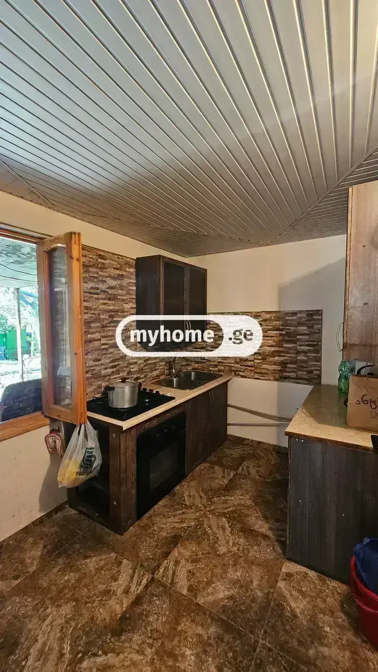 8 Room Private House For Sale view 7