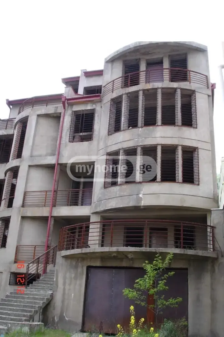 10+ Room Hotel For Sale In Vera view 1