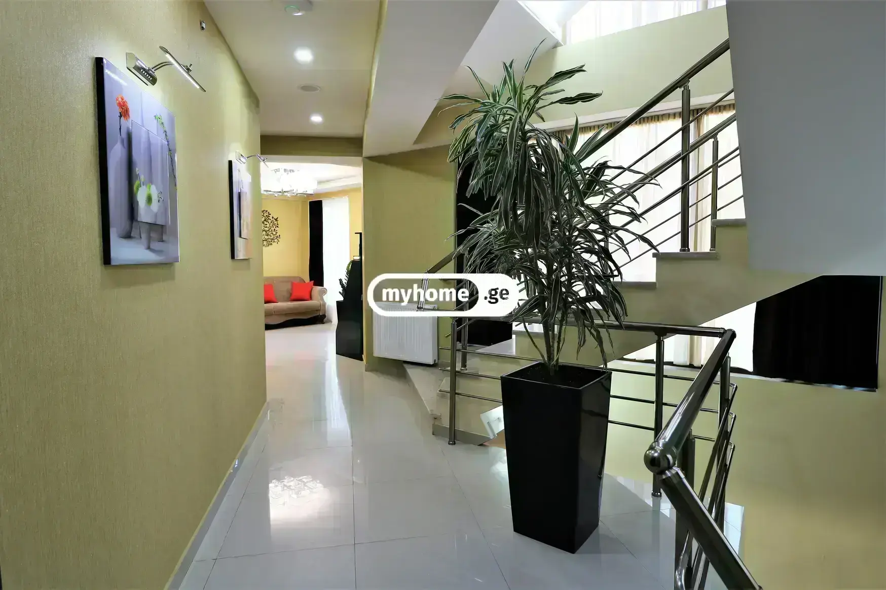 10+ Room Hotel For Rent In Isani view 5
