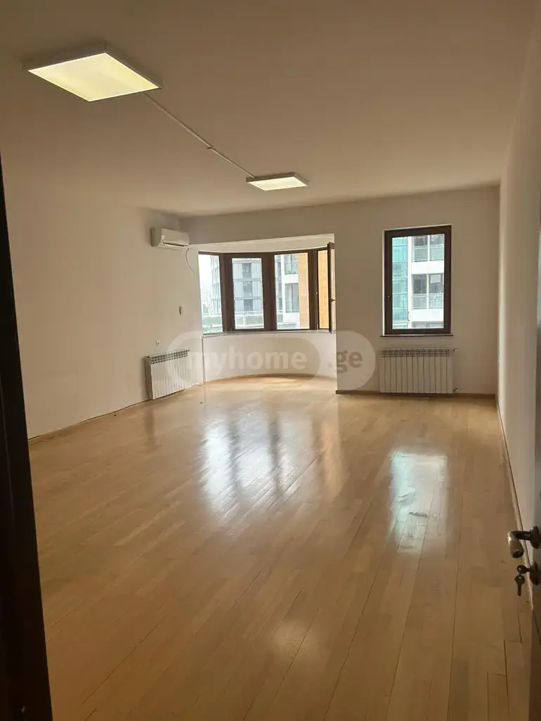 10+ Room Private House For Sale In Vake view 3
