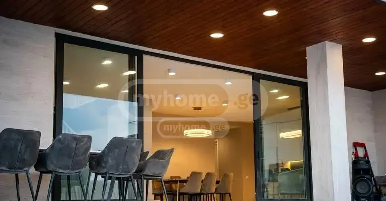 8 Room Private House For Rent In Sololaki view 4