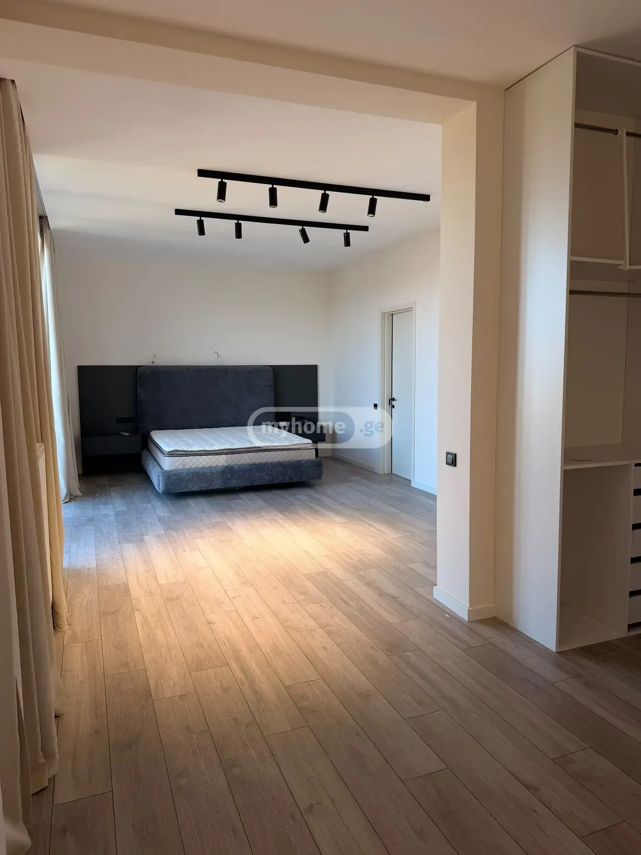 6 Room Private House For Rent In Nutsubidze Plateau view 4