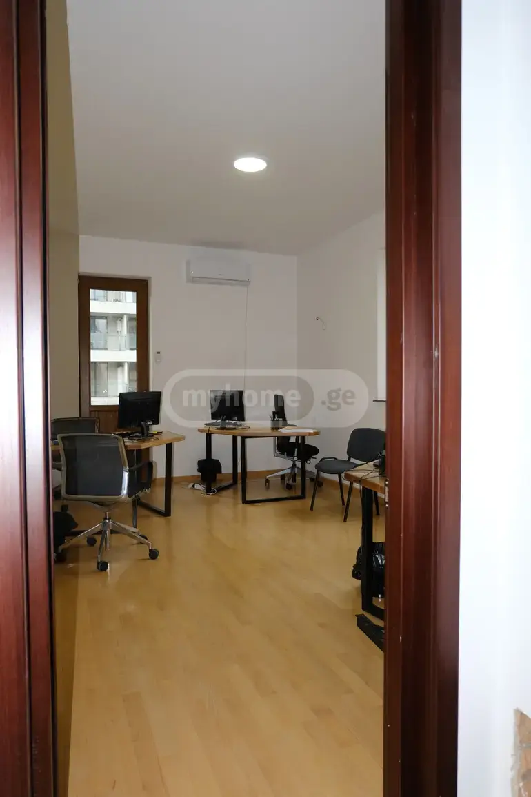 10+ Room Private House For Sale In Vake view 11
