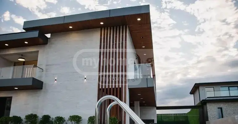 8 Room Private House For Rent In Sololaki view 6