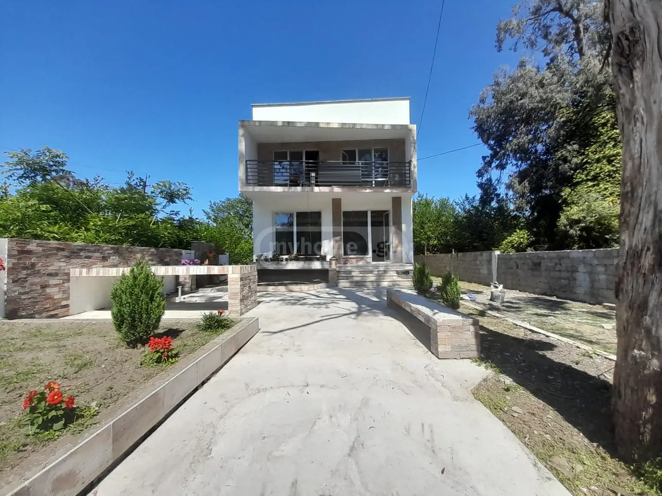 4 Room Private House For Sale view 1