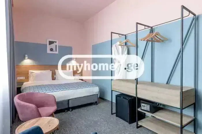 10+ Room Hotel For Sale In Vera view 3