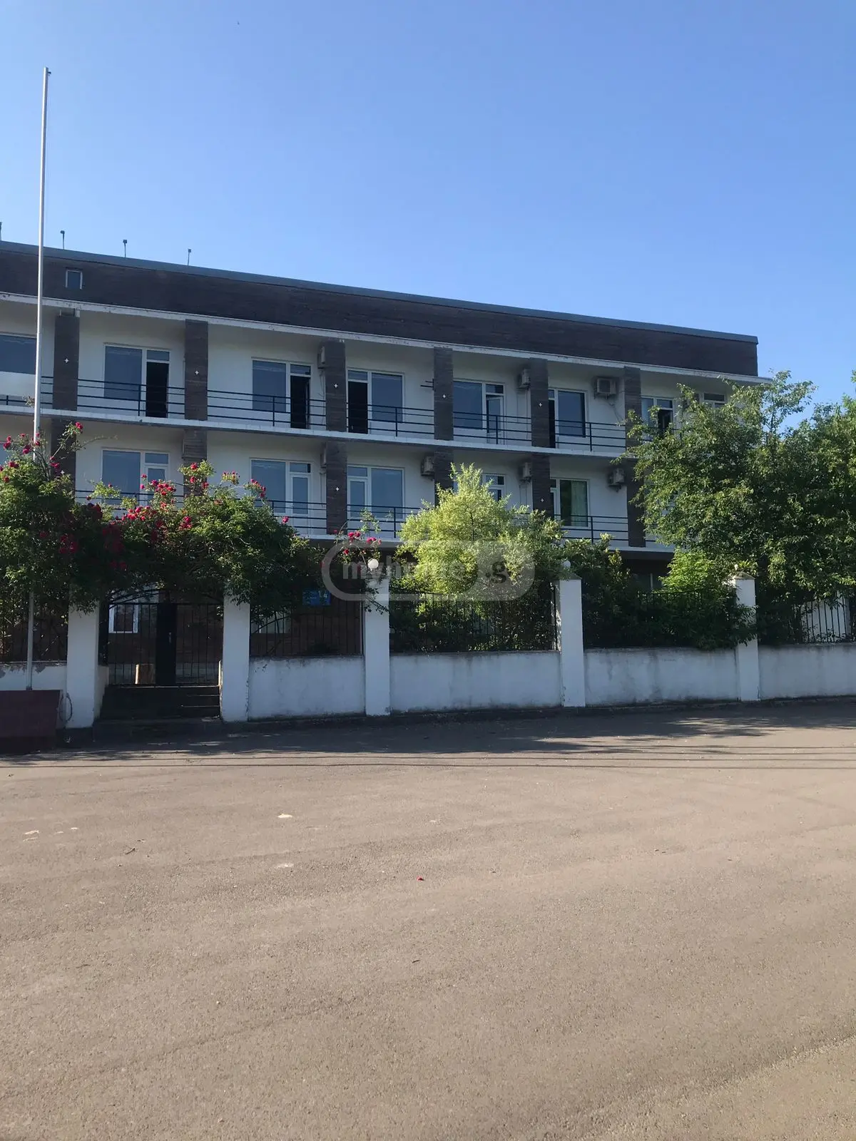 10+ Room Hotel For Sale In Lotkini view 2