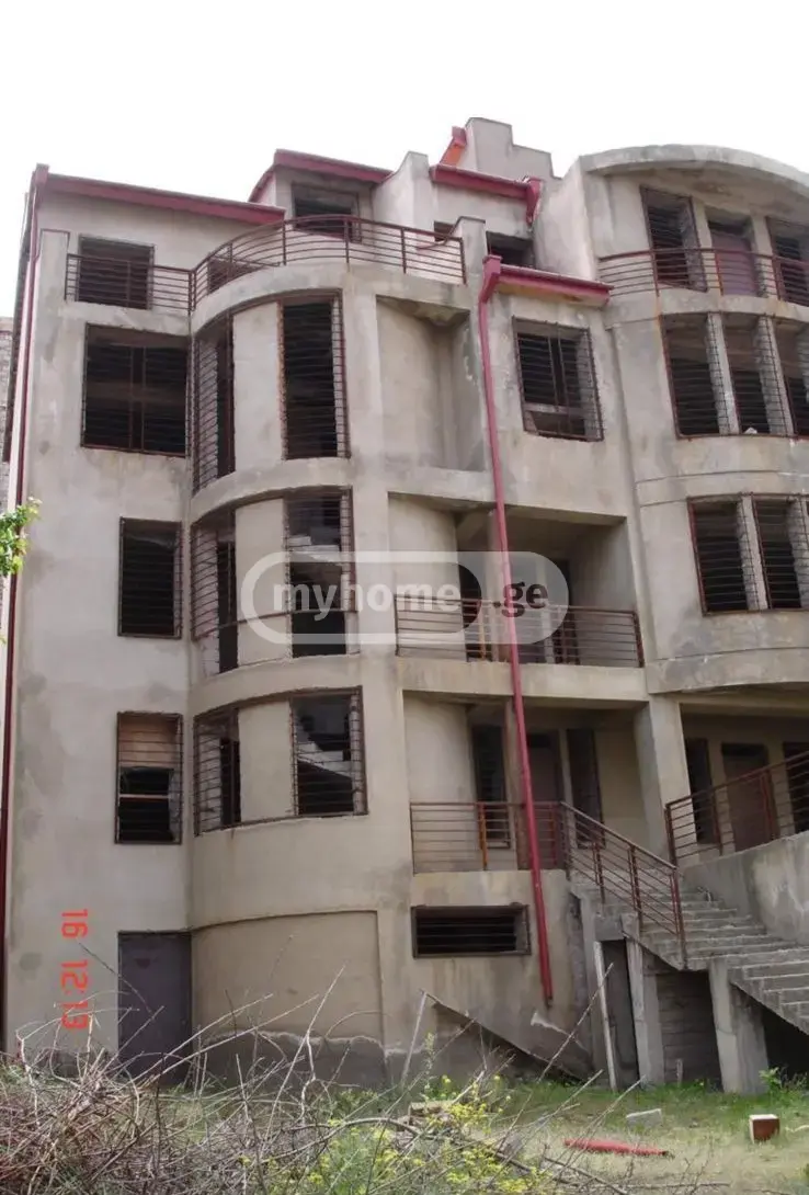 10+ Room Hotel For Sale In Vera view 3