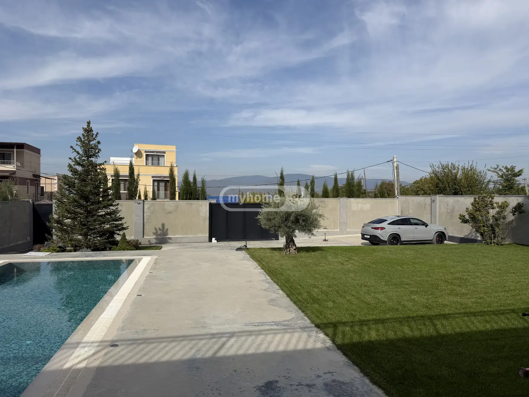 10+ Room Private House For Rent In Saguramo, In Mtskheta Municipality view 3
