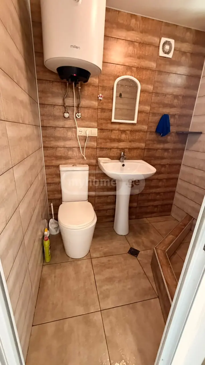 1 Room Apartment For Rent In Foti view 5