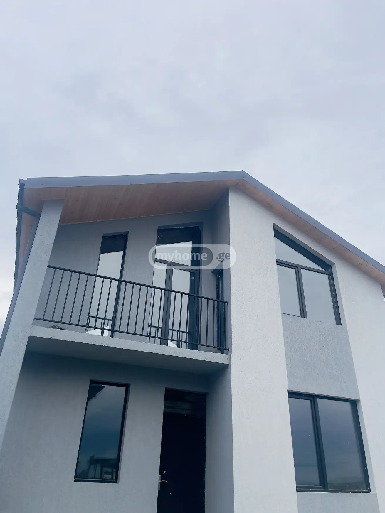 5 Room Private House For Sale view 2