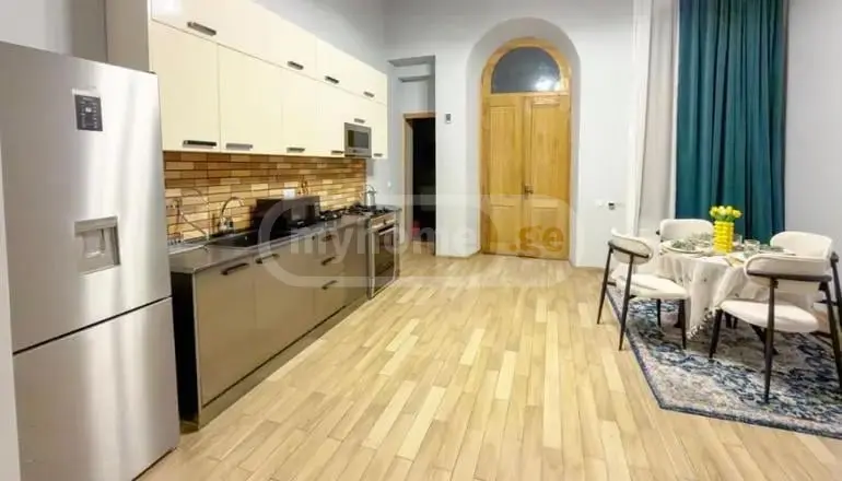 3 Room Private House For Rent In Sololaki view 10
