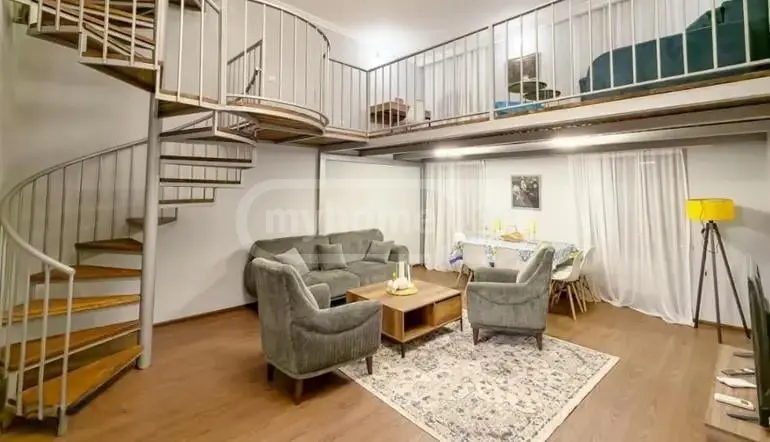 3 Room Private House For Rent In Sololaki view 1