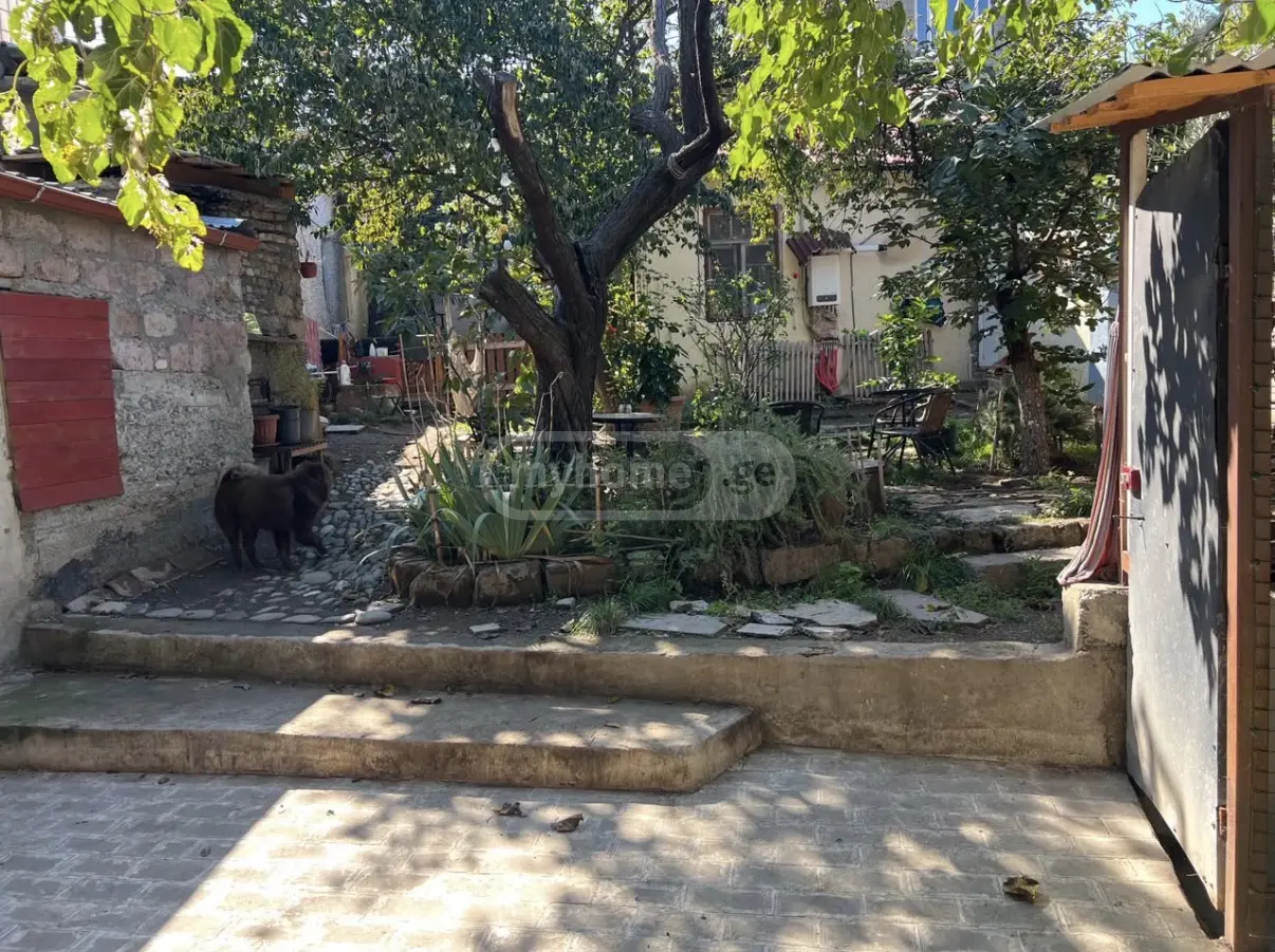 8 Room Private House For Sale view 9