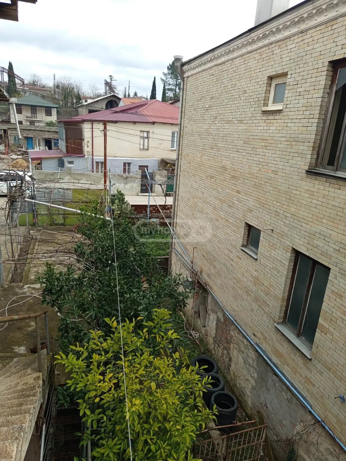 7 Room Private House For Sale view 2