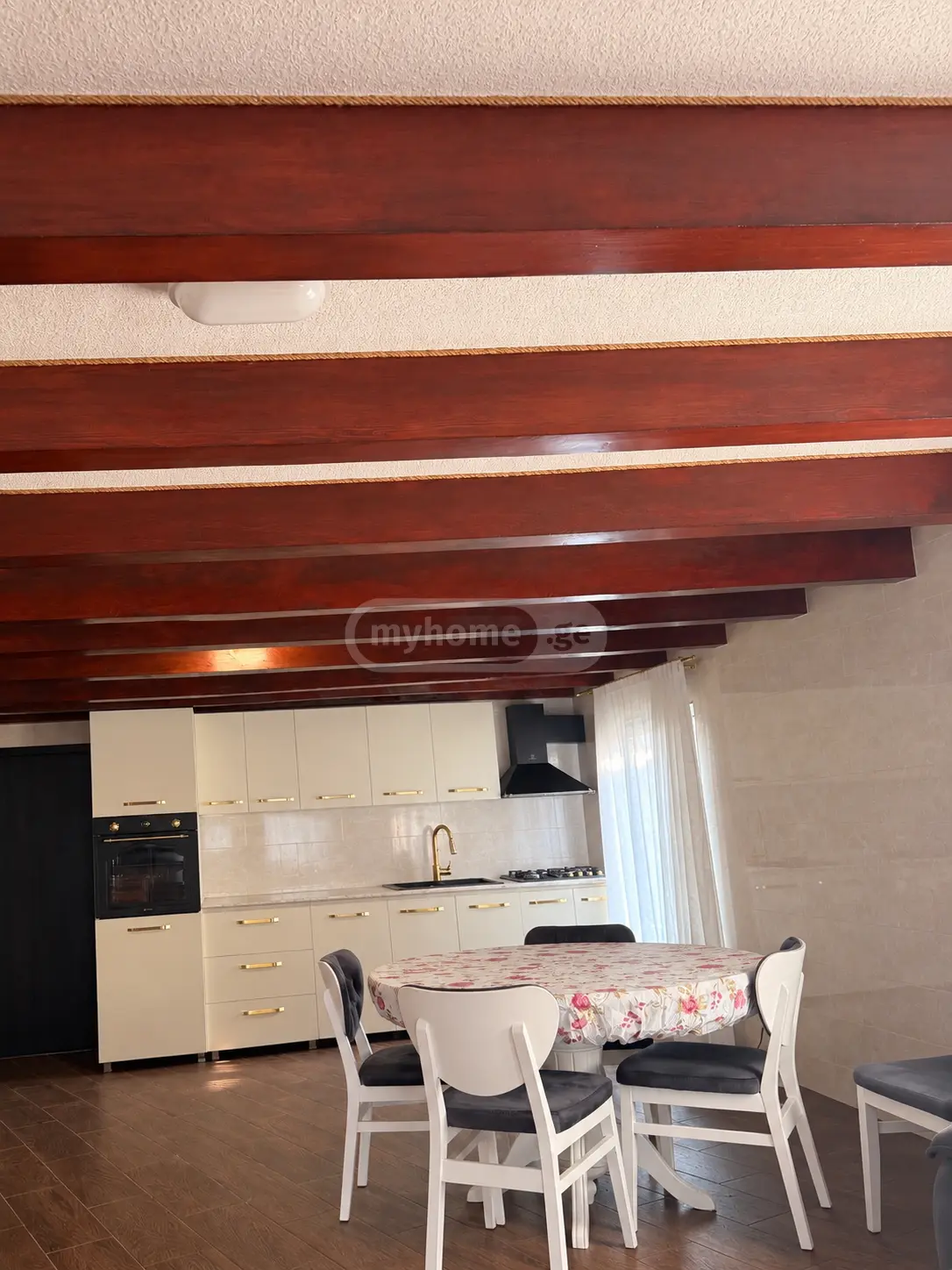 7 Room Private House For Sale view 2