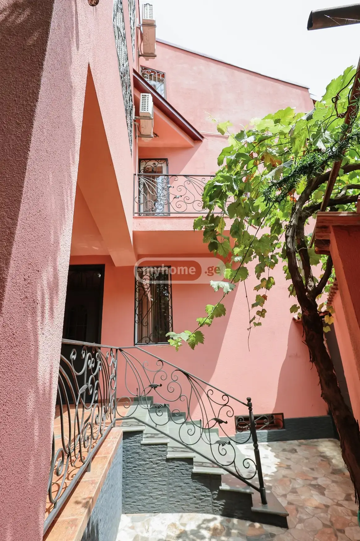 9 Room Private House For Rent In Didube view 2