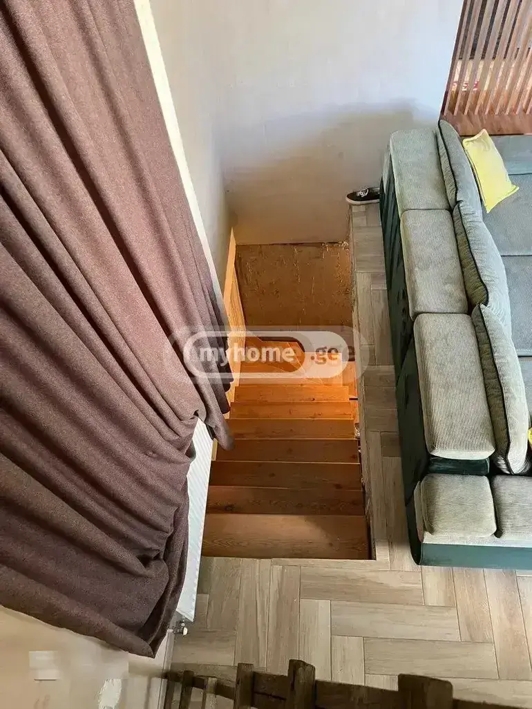 9 Room Private House For Sale view 8