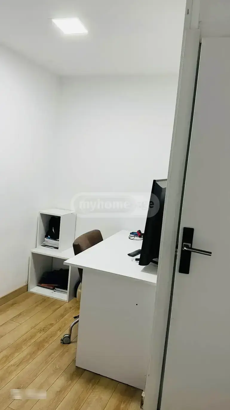 4 Room Private House For Sale view 6