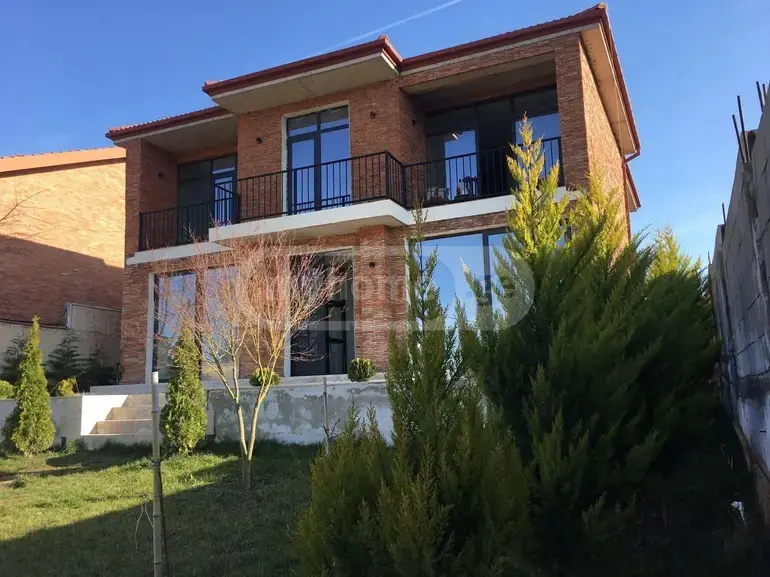 7 Room Private House For Rent In Sololaki view 3