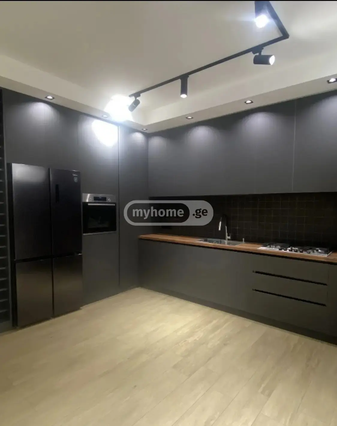 5 Room Private House For Rent In Sololaki view 11