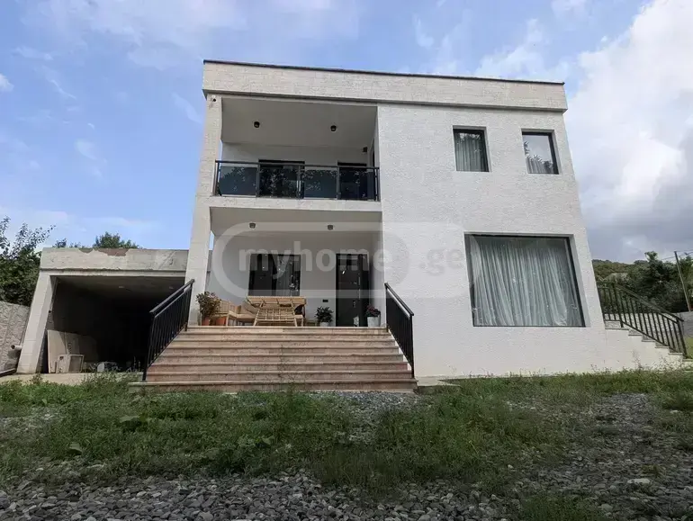 6 Room Country House For Sale view 13