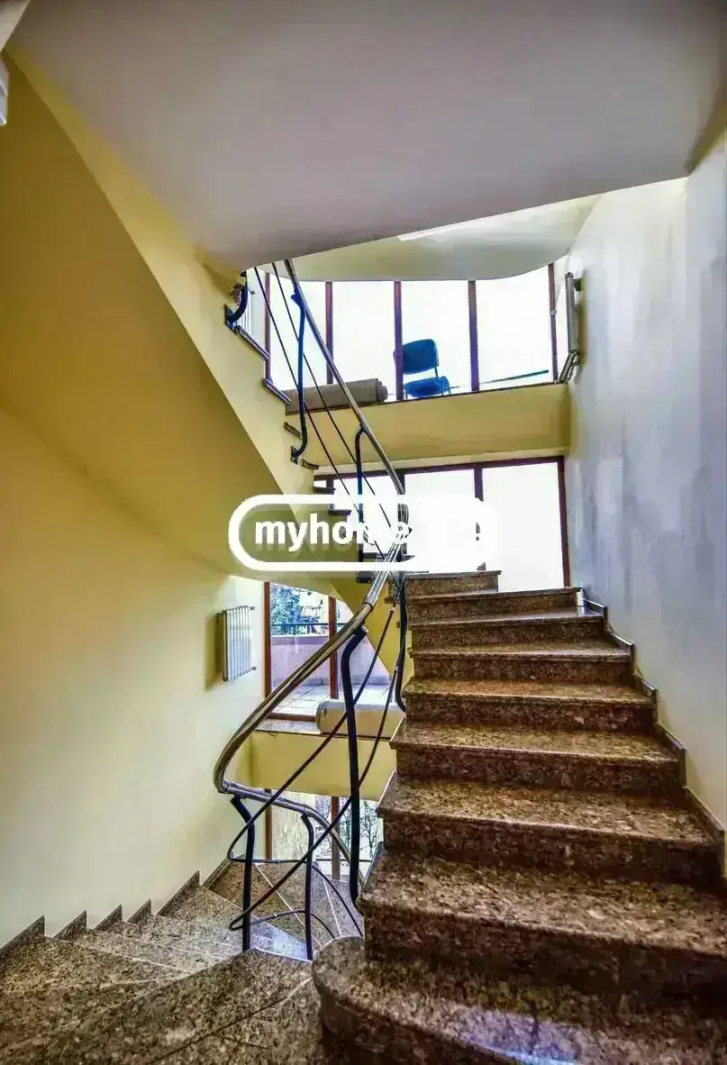 10+ Room Hotel For Rent In Mtatsminda view 7