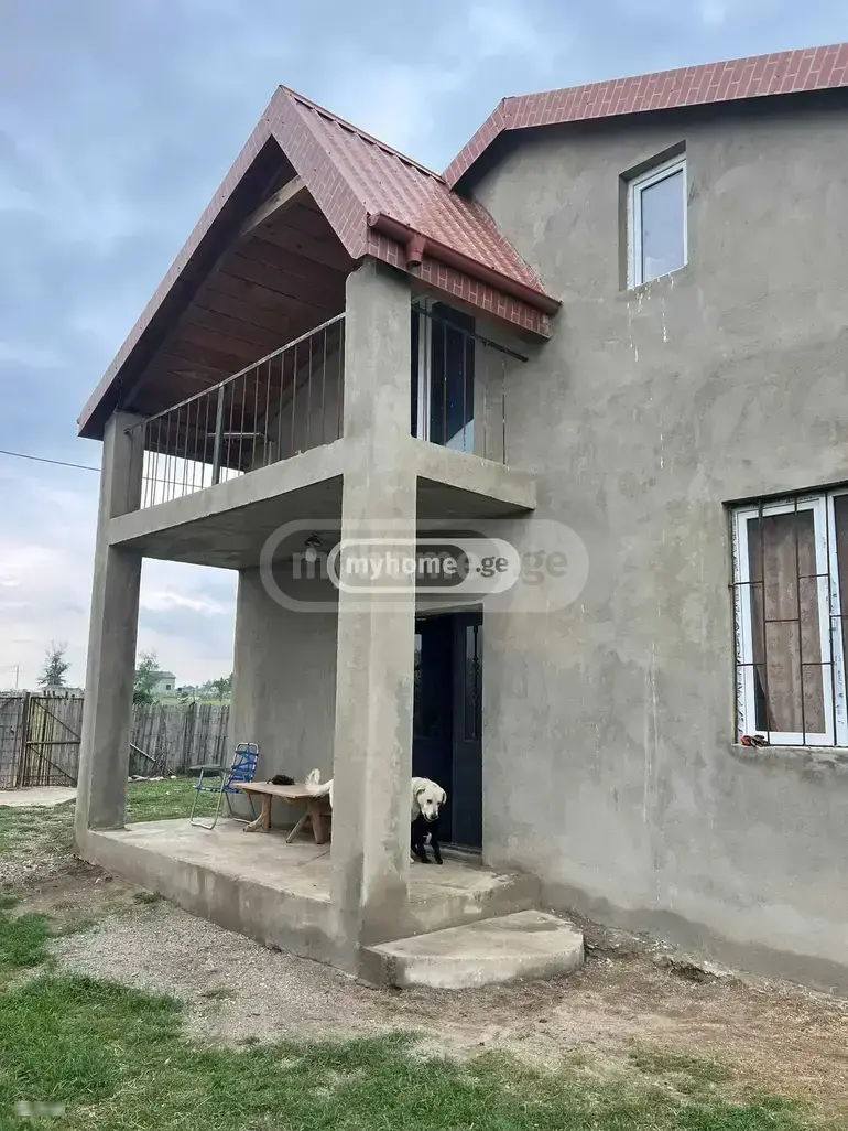 4 Room Private House For Sale view 3