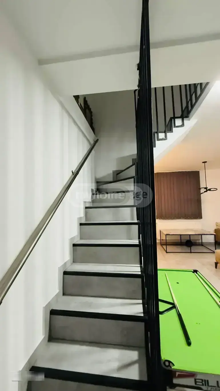 4 Room Private House For Sale view 9