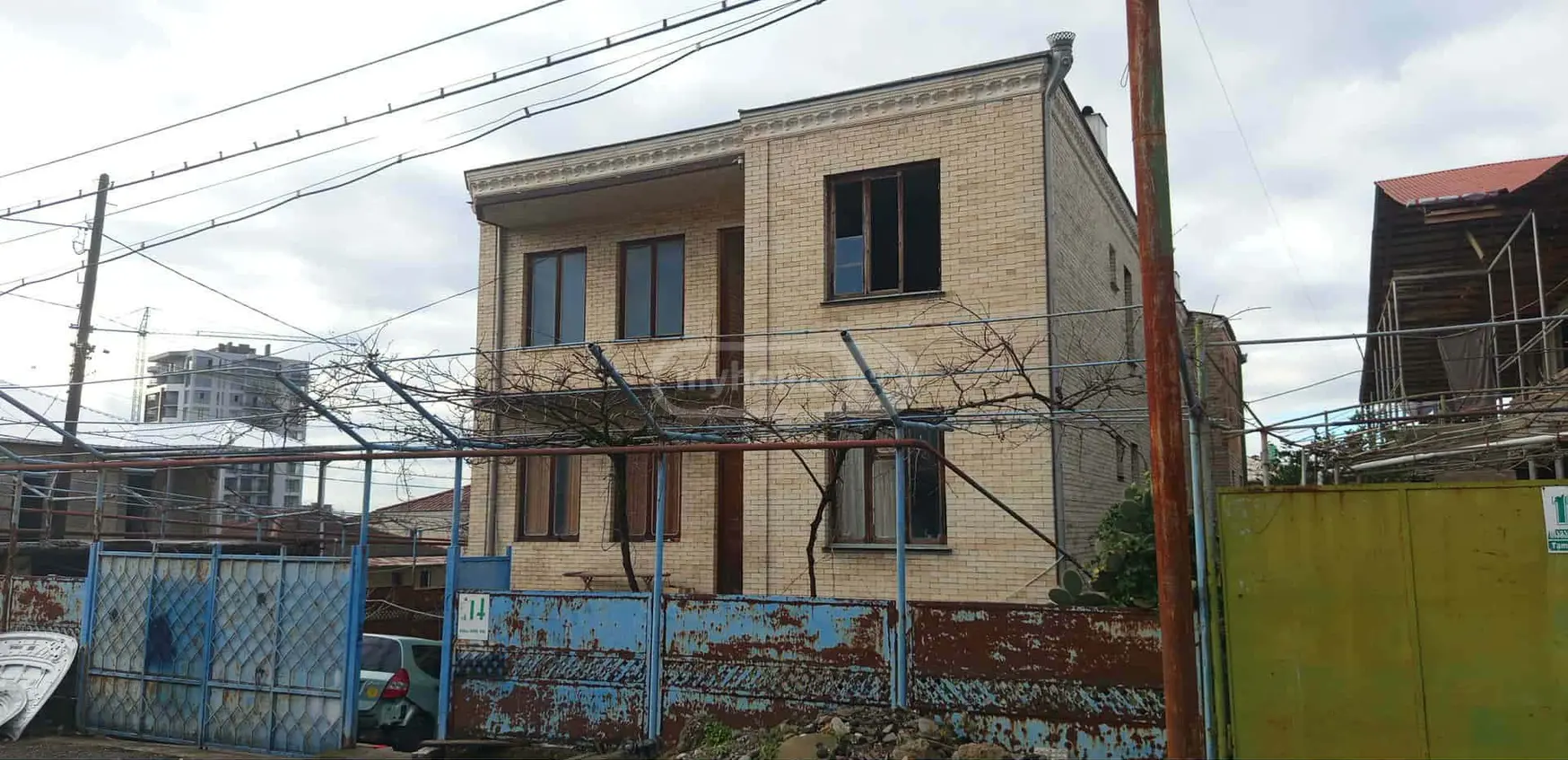 7 Room Private House For Sale view 1