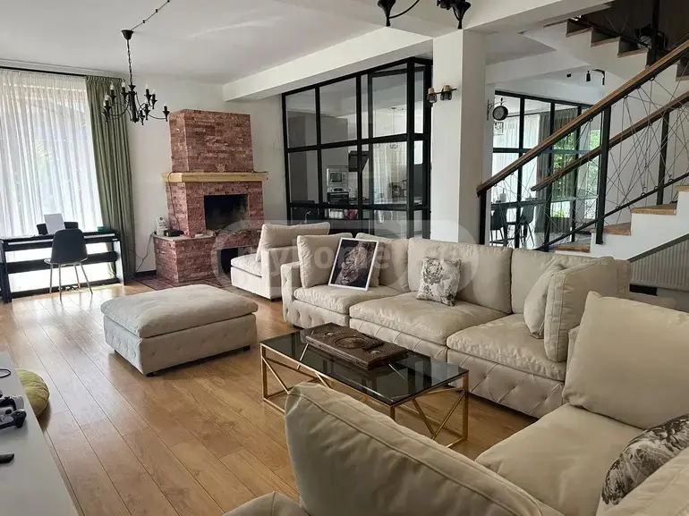 7 Room Private House For Rent In Sololaki view 7