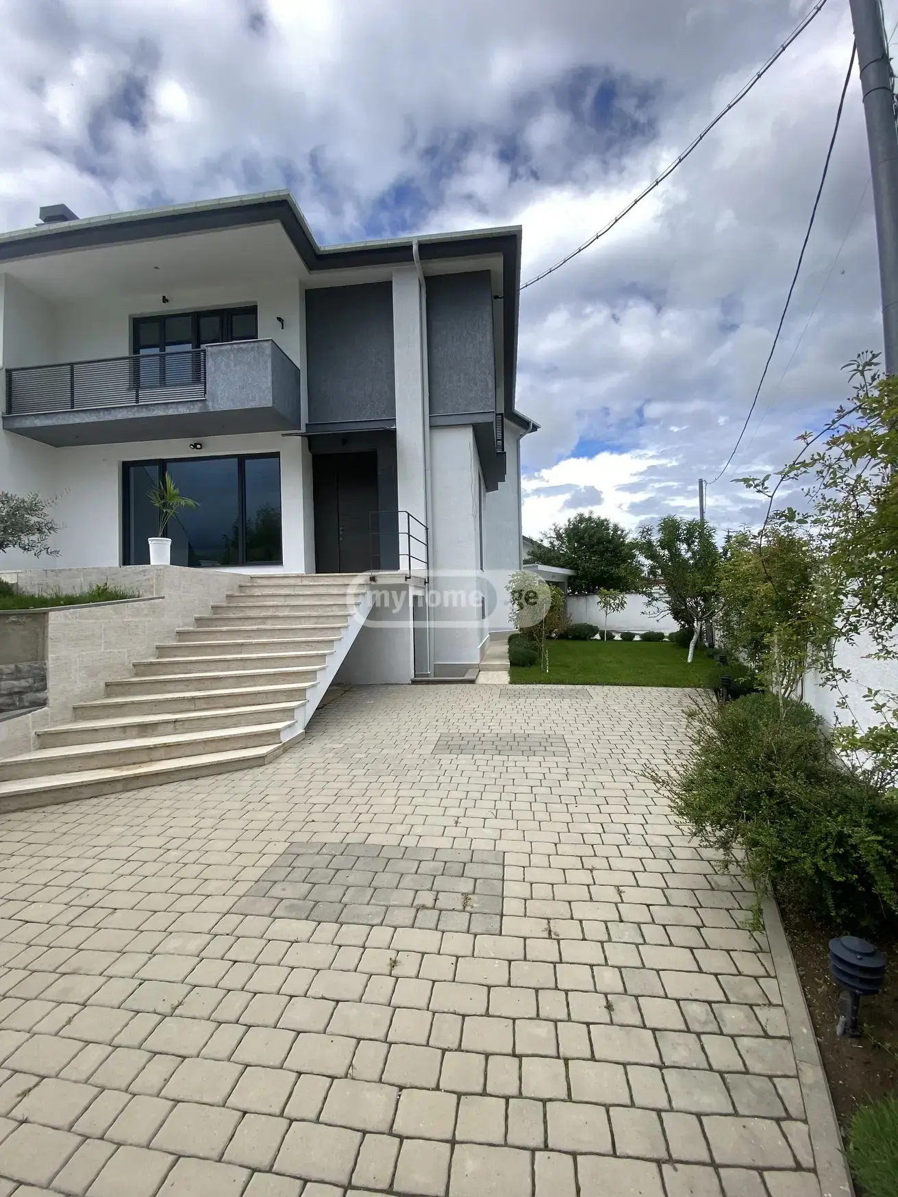 5 Room Private House For Rent In Sololaki view 10