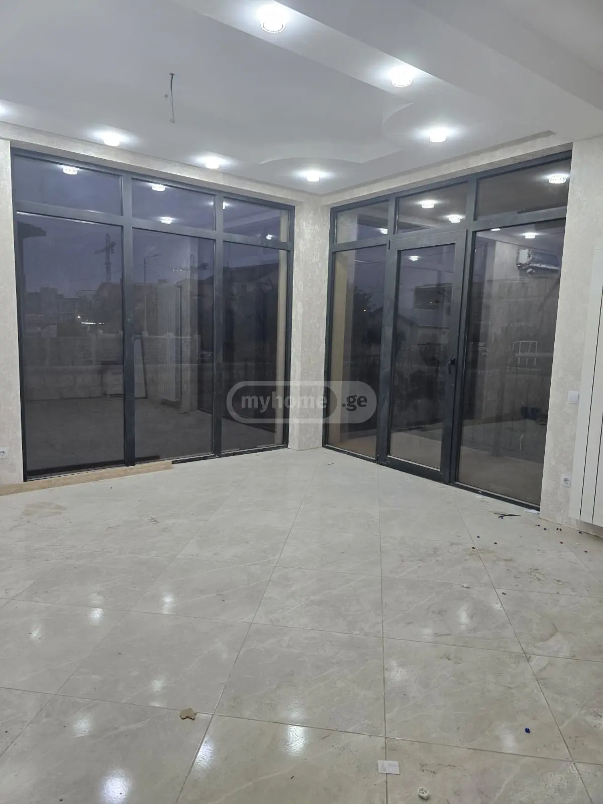 6 Room Private House For Sale view 3