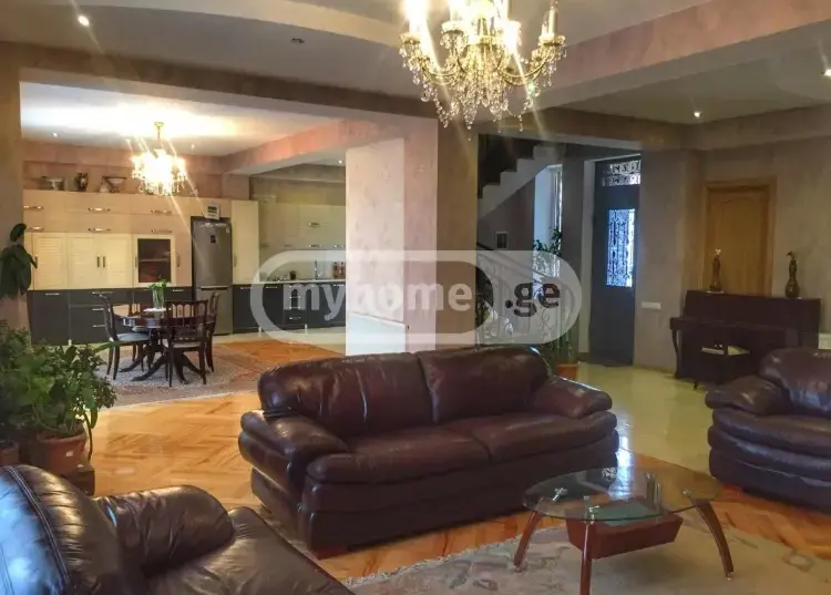 7 Room Private House For Rent In Isani view 1