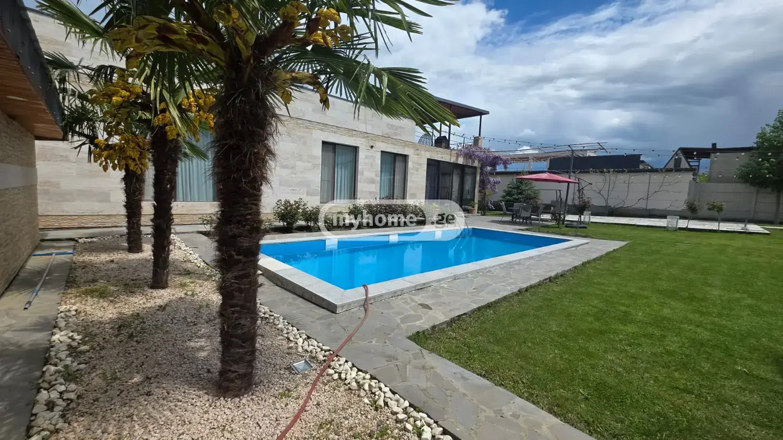6 Room Country House For Sale view 2