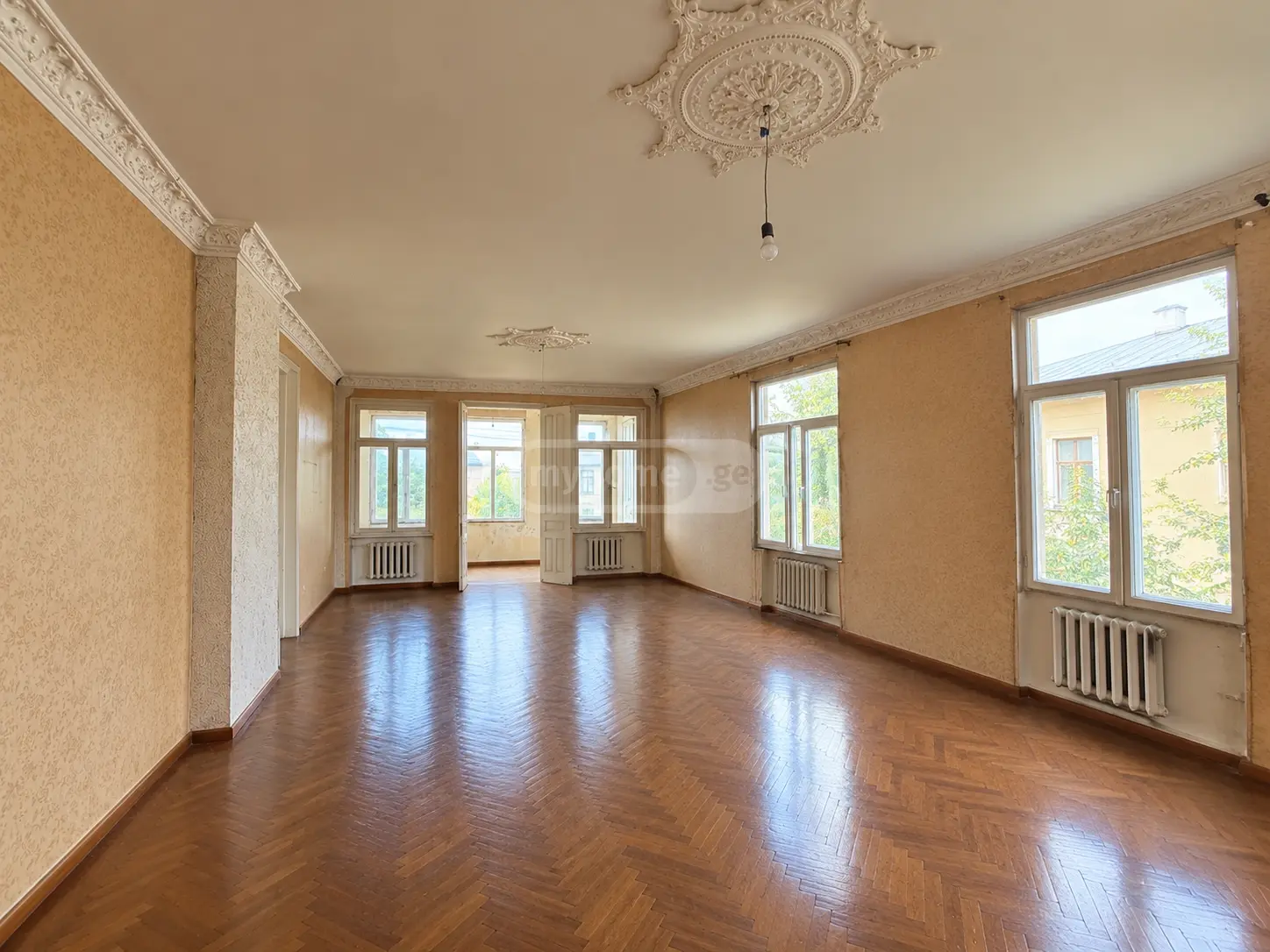 7 Room Private House For Sale view 1