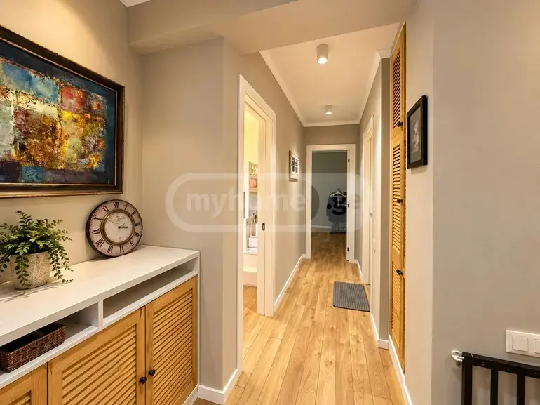5 Room Private House For Sale view 11