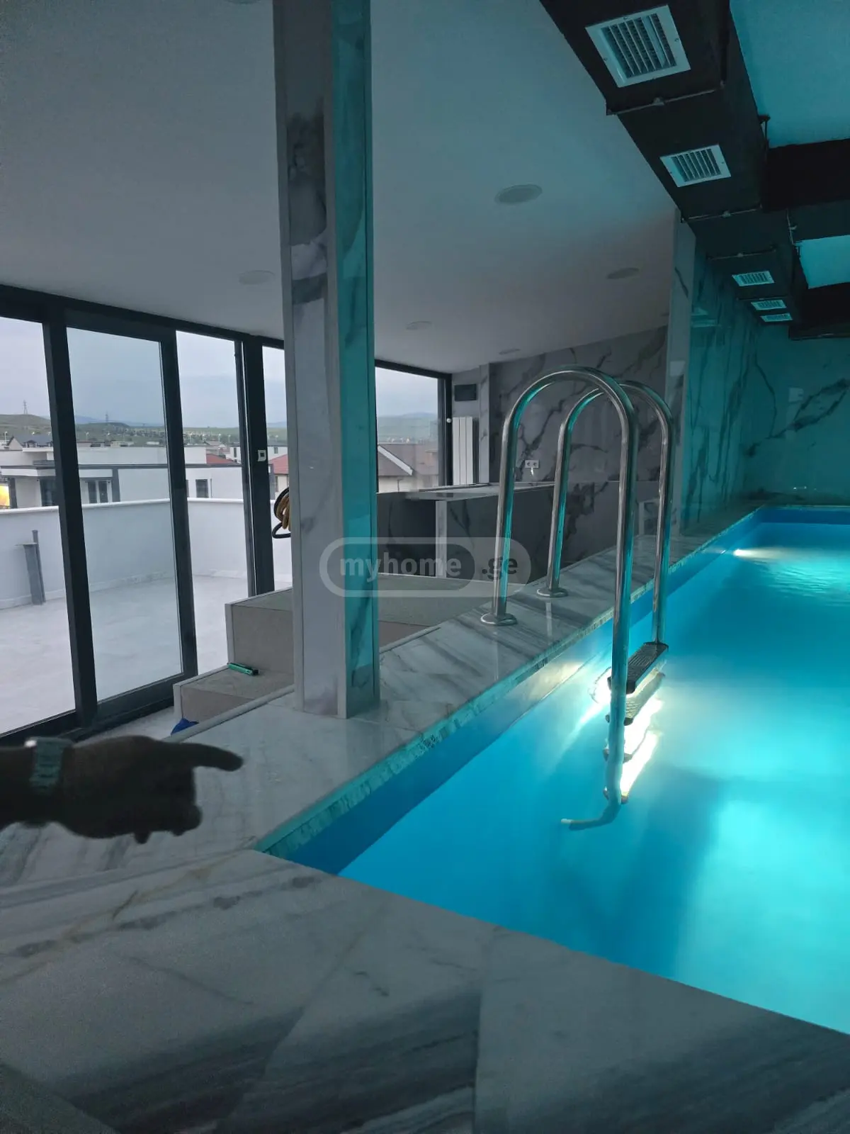 6 Room Private House For Sale view 2