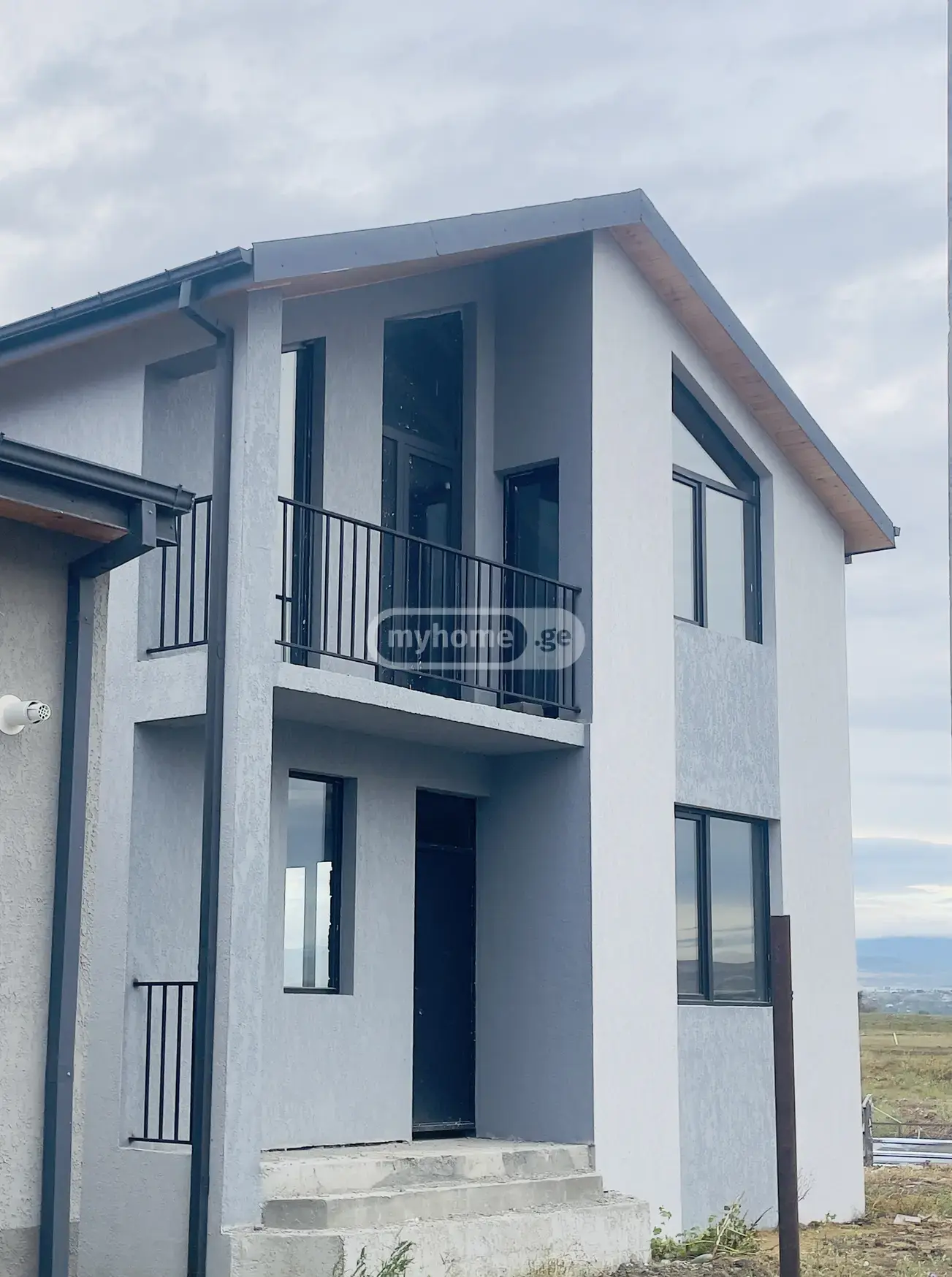 5 Room Private House For Sale view 1