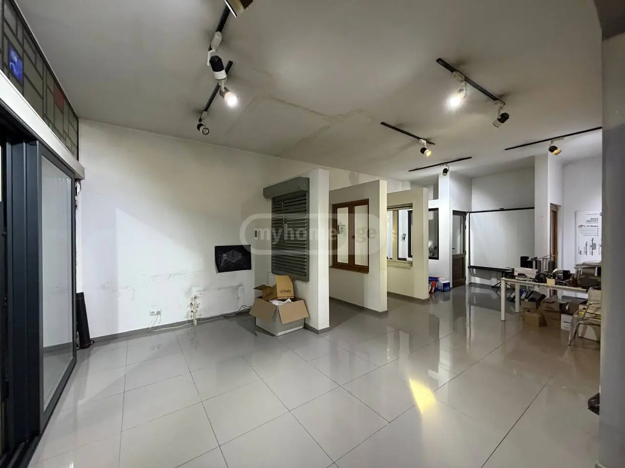 Universal Commercial Area For Rent In Avlabari view 10