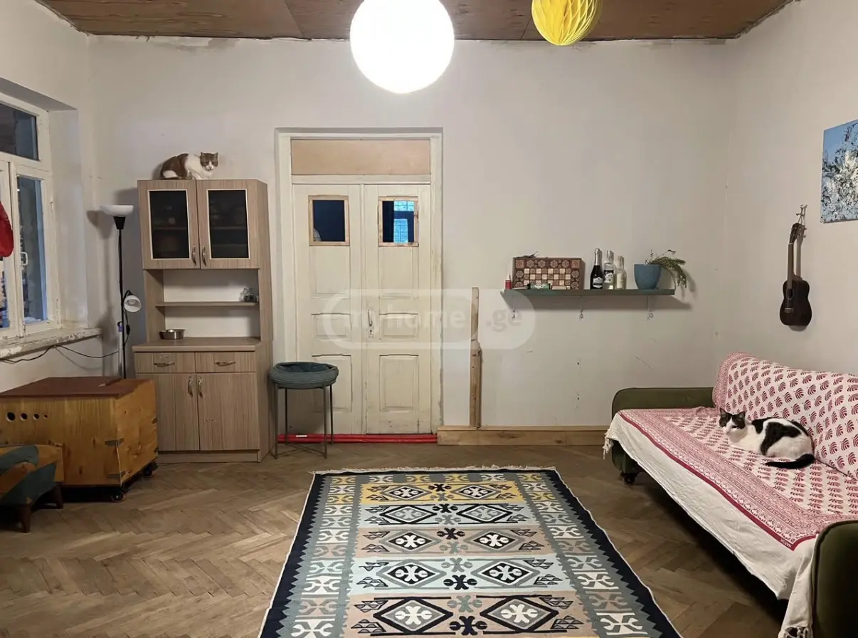 8 Room Private House For Sale view 6