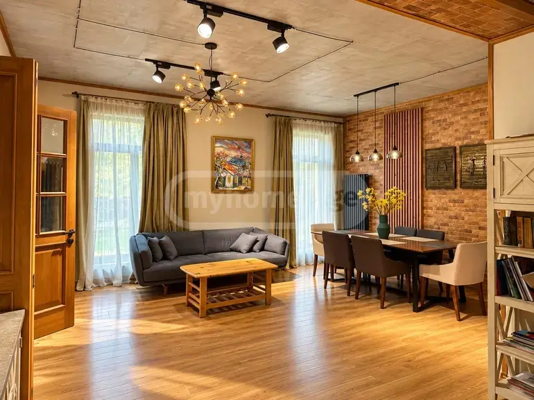 5 Room Private House For Sale view 7