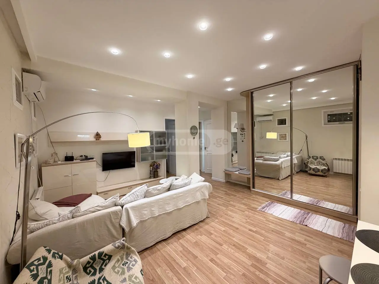 3 Room Apartment For Rent In Vera view 5