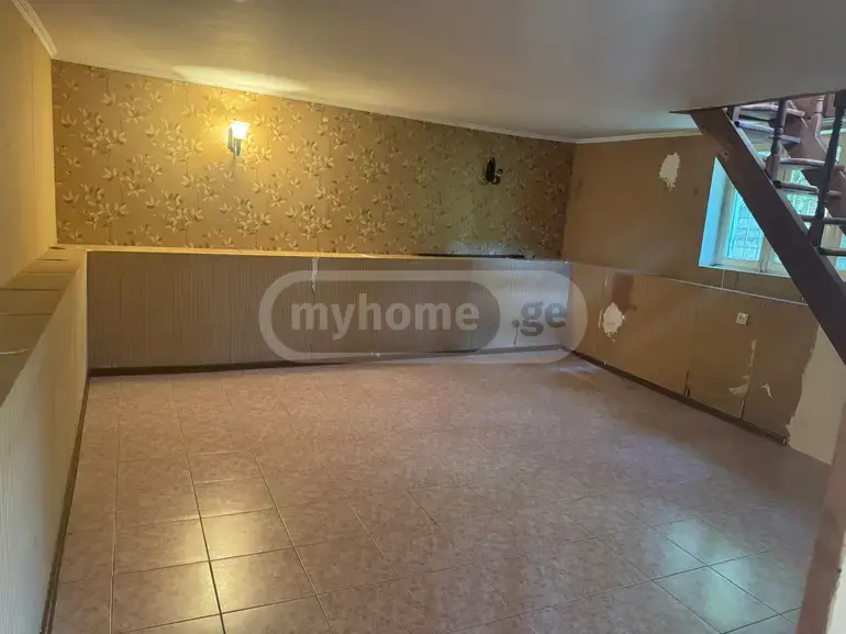4 Room Private House For Sale view 3