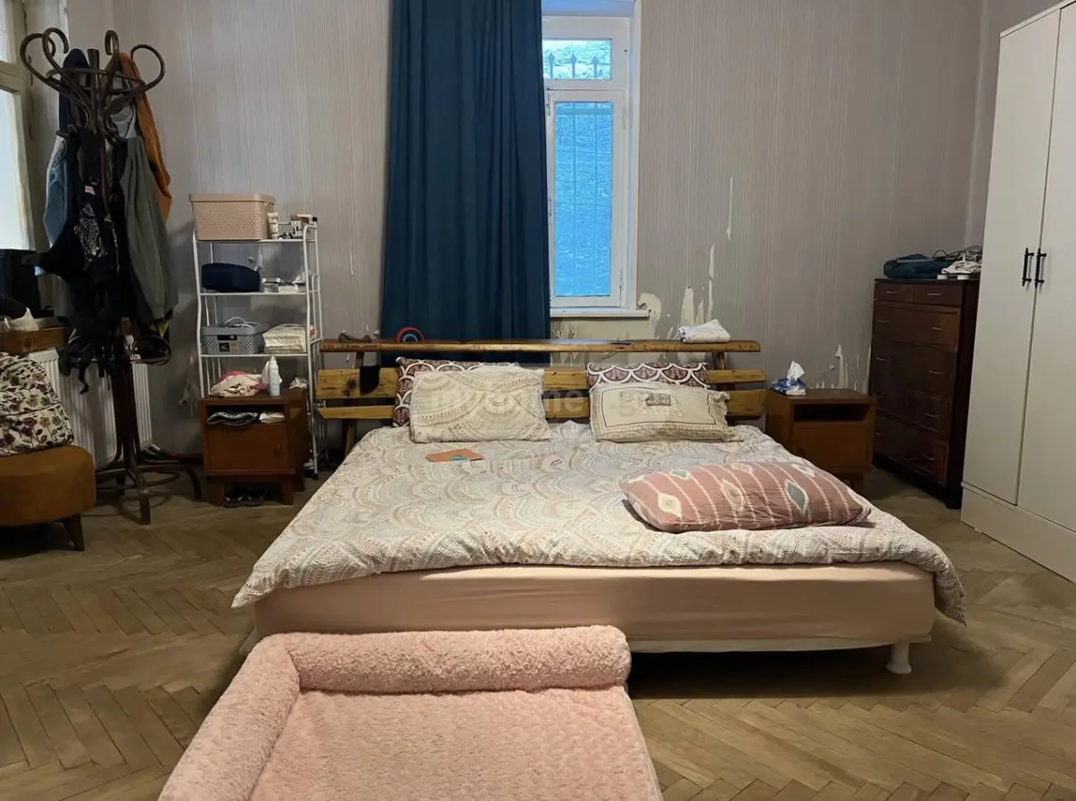 8 Room Private House For Sale view 5