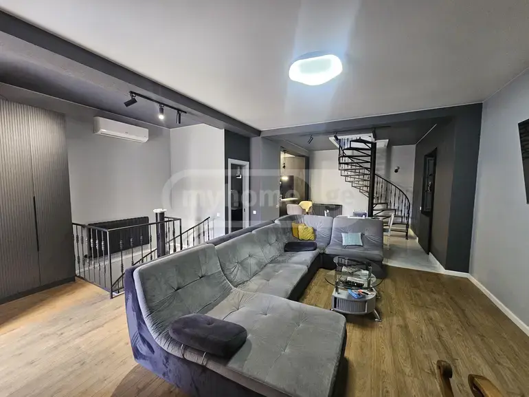 4 Room Private House For Sale view 2